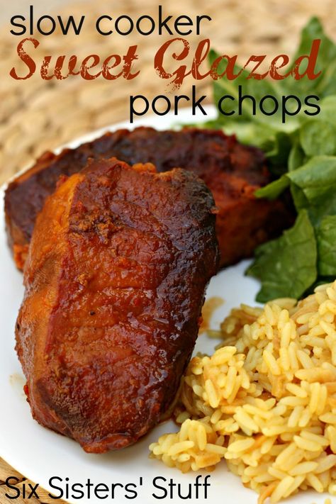 Slow Cooker Sweet Glazed Pork Chops from SixSistersStuff.com. Only 3 ingredients! #crockpot #dinner Glazed Pork Chops Recipes, Glazed Pork Chops, Glazed Pork, Six Sisters Stuff, Pork Glaze, Crockpot Pork, Grape Jelly, Crockpot Dishes, Chops Recipe