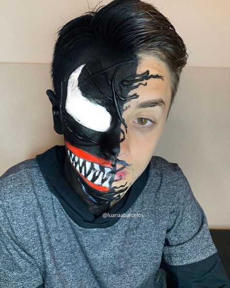 Venom Face Paint, Venom Makeup, Guy Face, Venom Face, Face Painting Easy, Painting Easy, Christmas Gift Card, Facepaint, New Iphone 11