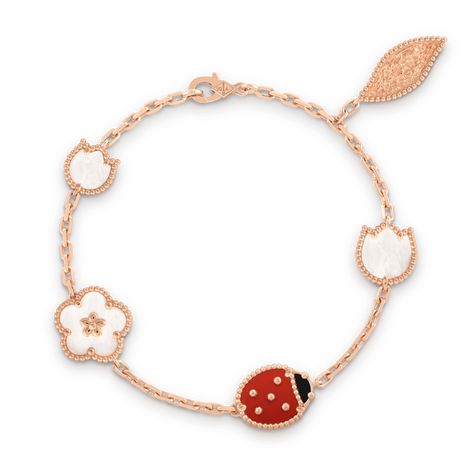 Lucky Spring bracelet, 5 motifs, rose gold, white mother-of-pearl, carnelian, onyx. Ladybug Fashion, Pink Gold Bracelet, Van Cleef And Arpels Jewelry, Van Cleef & Arpels, Gold For Women, Bracelets Bangle, Spring Bracelet, Clover Charm, Original Jewelry