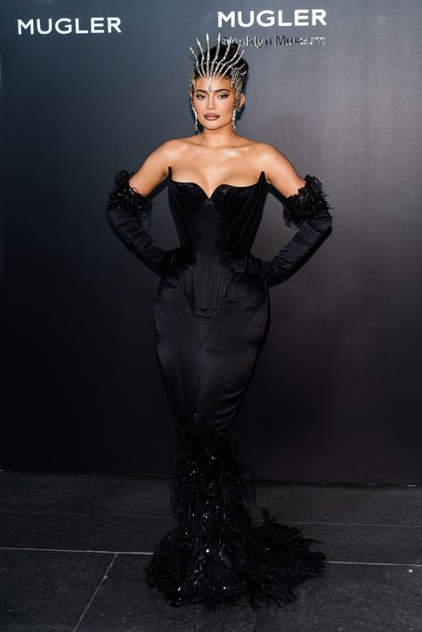 Mugler Museum, Kylie Jenner Mugler, Kylie Jenner Latest, Madonna Daughter, Black Corset Dress, Exhibition Opening, Opening Event, Corset Gown, Rockabilly Hair