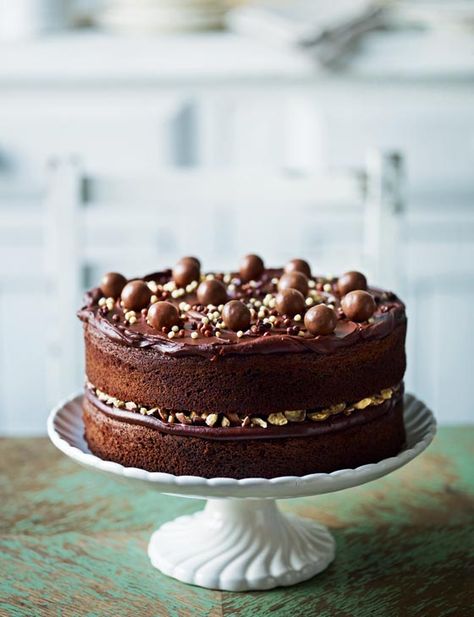 Malteser Chocolate Cake Chocolate Biscuit Cake Recipe, Biscuit Cake Recipe, Malteser Cake, Choc Ganache, Maltese Recipes, Chocolate Biscuit Cake, Cake Brownie, Chocolate Sponge, Biscuit Cake