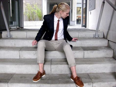 Andro Style, Tomboy Femme, Tie Outfit, Dapper Outfit, Boyish Style, Tomboy Look, Women Wearing Ties, Dandy Style, Tomboy Chic