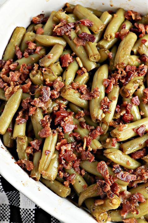 Low-Carb Green Beans and Bacon Green Beans And Bacon, Beans And Bacon, Oven Roasted Green Beans, Cream Sauce For Chicken, Beans With Bacon, Thanksgiving Side Dishes Easy, Green Beans With Bacon, Greenbean Casserole Recipe, Lemon Bar