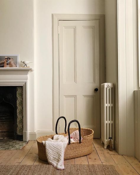 Farrow And Ball Doors Internal, Old School White Farrow And Ball, Farrow And Ball Skirting Boards, Farrow Ball White Tie, Farrow And Ball Woodwork, Hallway Farrow And Ball, White Tie Farrow And Ball, Farrow And Ball White Shades, Stoney Ground Farrow And Ball