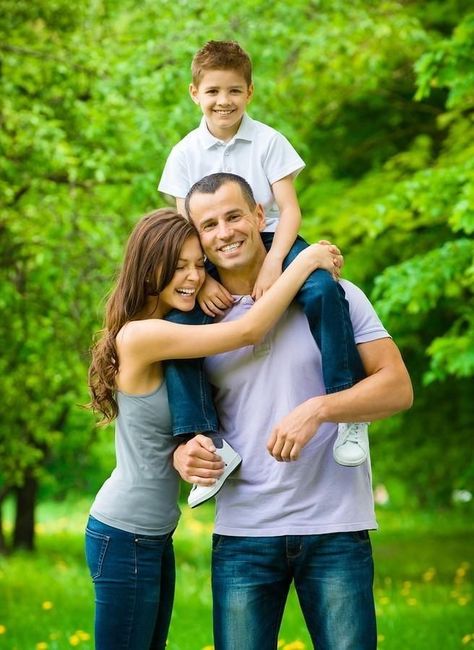 Family Picture Poses, Photography Poses Family, Family Photo Pose, Family Of 3, 3d Photo, Family Posing, Cute Family, Fall Family, Now And Then