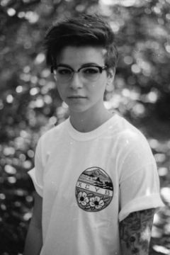 Her Tomboy (lesbian story) - Hello. Are you okay? - Wattpad Androgynous Girls, Androgynous Haircut, Vegas Hair, Androgynous Hair, Tomboy Hairstyles, Grunge Hair, Short Pixie, Pixie Hairstyles, 2000s Fashion