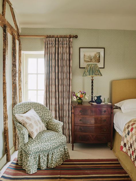 A Queen Anne manor house in Norfolk Project Wallpaper, Interiors Bedroom, Cottagecore Home, Cottage Style Home, Cottage Bedroom, Attic Bedroom, Home Decoration Ideas, Guest Bedrooms, Dream Decor