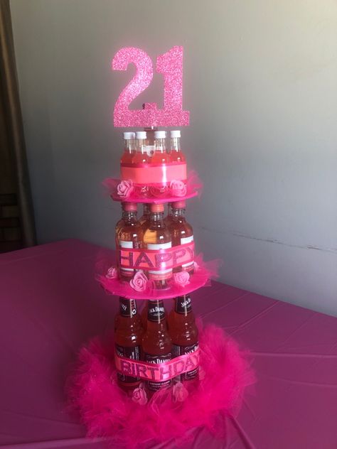 Pink Alcohol Cake, 21 Alcohol Cake Tower, Alcohol Tower 21st Birthday, Alcohol Cake Tower, Alcohol Tower, 21st Birthday Cake Alcohol, Pink Liquor, Dzimšanas Diena, Beer Cakes