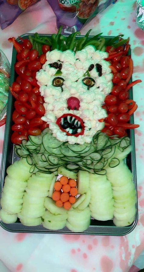 Clown Veggie Tray, Veggie Tray, Halloween Ideas, Trick Or Treat, Watermelon, Tray, Fruit, Halloween, Birthday