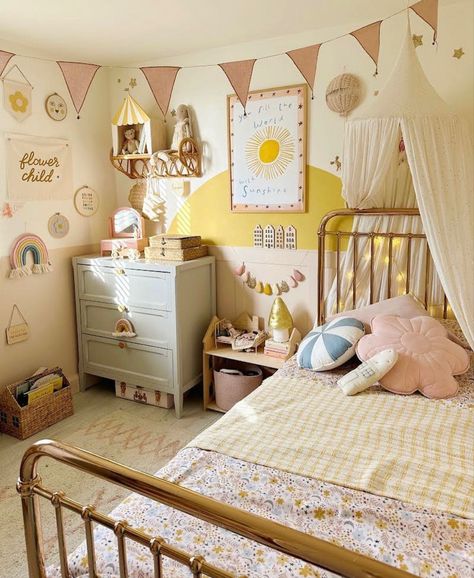 Pink toddler rooms