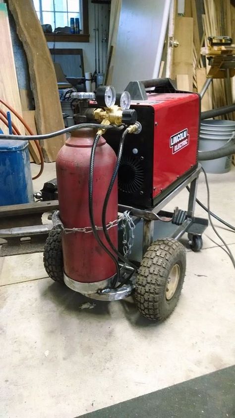 Scrap metal welding cart made to store under my workbench. Diy Welding Cart, Mig Welder Cart, Iveco Daily Camper, Welding Bench, Welding Tables, Welding Shop, Welding Jobs, Welding Cart, Welding And Fabrication