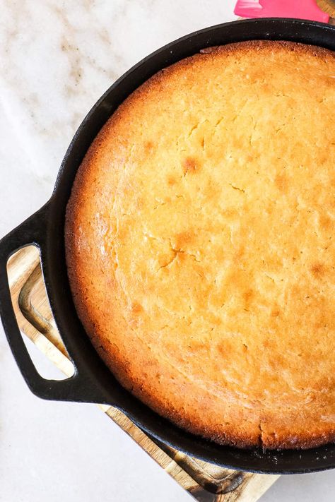 Sweet Cast Iron Cornbread Recipe - Razzle Dazzle Life Cornbread Cast Iron Skillet, Cast Iron Cornbread Recipe, Moist Sweet Cornbread, Cornbread Cast Iron, Cast Iron Skillet Cornbread, Cast Iron Cornbread, Iron Skillet Cornbread, Cast Iron Skillet Recipes Dinner, Leftover Cornbread