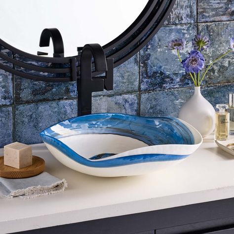 Italian glass-makers utilize techniques handed down over many generations to create sinks that are one-of-a-kind statement pieces for luxury design. Modern Vessel Sink, Glass Bathroom Sink, Drain Opener, Glass Vessel Sinks, Glass Sink, Vessel Bathroom Sink, Porcelain Sink, Artistic Style, Vessel Sink Bathroom