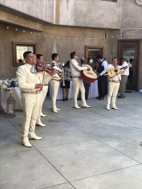 Mariachi for the wedding Mariachi Aesthetic, Mariachi Birthday, Wedding Mariachi, Mariachi Wedding, Wedding Musicians, Ideas Cumpleaños, Mariachi Band, Mexican Wedding, Dream Engagement