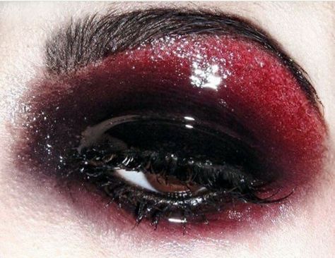 Maquillage Goth, Nails Burgundy, Black Eye Makeup, Red Eye Makeup, Drag Make-up, Alt Makeup, Swag Makeup, Alternative Makeup, Dope Makeup