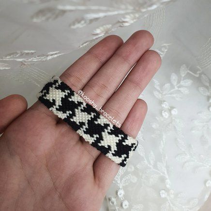 Normal Bracelet Patterns, Normal Bracelet, Male Bracelets, Bracelets Macrame, Mc Escher, Embroidery Bracelets, Diy Bracelets Tutorials, Friendship Bracelets Patterns, S Bracelet