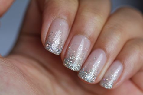 I've had something like this before & loved it! French Manicure Glitter, Shellac Nail Designs, Glitter French Manicure, Wedding Nails French, Wedding Nails Glitter, Manicure Colors, Nail Art Glitter, French Nail Designs, Super Nails