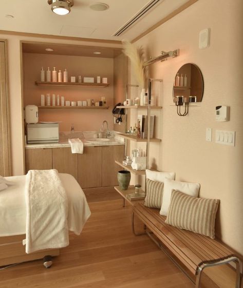 Cozy Facial Room, Esthetician Room Furniture, Wax Room Interior Design, Glam Spa Decor, Backbar Ideas Spa, Beauty Esthetician Room, Esthetician Room Divider, Esthetician Sink Area, Salon Interior Design Esthetician