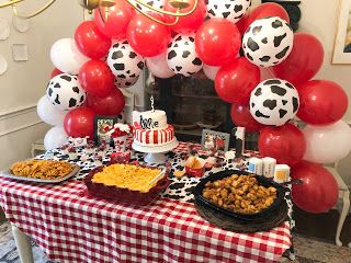 Chick Fil A Birthday, Cow Birthday Parties, American Fast Food, Farm Themed Birthday Party, Cow Birthday, Chicken Sandwiches, 1st Birthday Themes, Girl Birthday Themes, First Birthday Party Themes