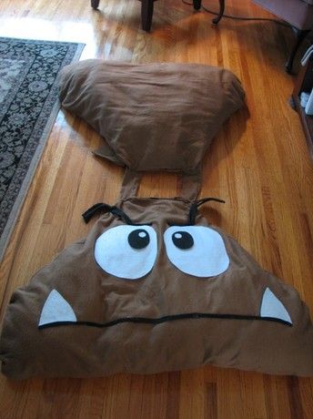 GOOMBA Diy Goomba Costume, Lakitu Costume, Goomba Costume, Mario Party Costume, Mario Costume Diy, Mario Costumes, Princess Peach Halloween Costume, Costume Mario, Mario Bros Costume