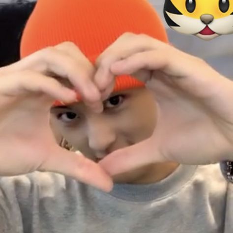 Lq Mark Lee, Mark Lee Heart, Nct Heart, Nct Lq, Lee Min Hyung, Nct Mark, Mark Nct, Heart Sign, Mark Lee