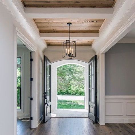 Awesome Rustic Ceiling Ideas For Foyer Casa Country, Pool Design, Design Del Prodotto, Decor Minimalist, Style At Home, Home Fashion, 인테리어 디자인, House Inspiration, My Dream Home