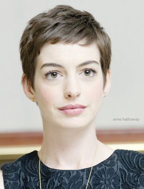 Anne Hathaway Pixie, Hot Haircuts, Very Short Haircuts, Short Bangs, Super Short Hair, Very Short Hair, Short Pixie Haircuts, Short Pixie Cut, Short Haircut