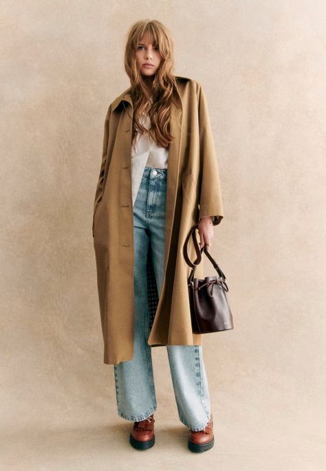 Discover our Clyde Trench Coat - Camel. Parisian style, shipping worldwide, with free returns. Sezane Will Jacket Outfit, Light Jacket Outfit, Tomboy Shirts, Oversized Trench Coat, Style Parisienne, Jeanne Damas, Paris Mode, Blue Ivy, Trench Coat Black