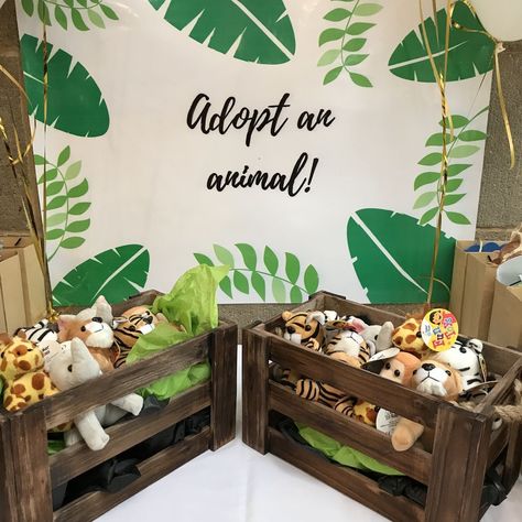 Adopt Me Safari Party, Adopt A Safari Animal, Safari Gift Table Ideas, Safari Adopt An Animal, Wild Animal Party Decorations, Wild One Gift Bag Ideas, Animal Party Bags, Safari Gift Bag Ideas, Wild One Decor