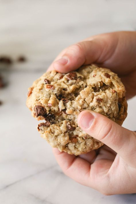 These delicious Cowboy Cookies are larger than life and packed full of hearty mix-ins like pecans, rolled oats, and coconut. Happy baking! Cowboy Cookie Recipe, Super Moist Banana Bread, Cowboy Cookies, Moist Banana Bread, Cookie Recipes Homemade, Cookie Dough Recipes, Cookie Calories, Larger Than Life, Baking Project