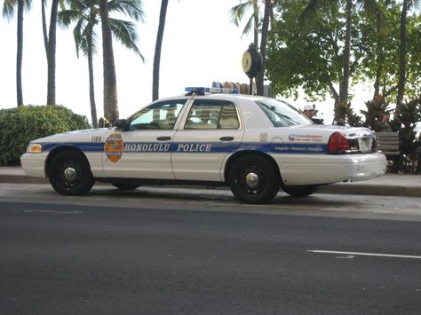 Honolulu Police. Submitted by Gary Ferguson #pinHawaii Police Pictures Philippines, Police Philippines, Honolulu Police Department, Undercover Police Cars, Uk Police Car, Police Dept, Cars Usa, Police Vehicles, Police Department