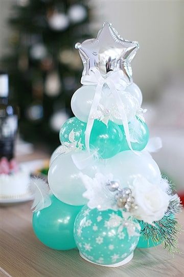 Christmas Balloon Centerpieces, Ballon Crafts, Balloon Centerpieces Diy, Balloon Bouquet Diy, Christmas Balloon Decorations, Deco Ballon, Centerpieces Diy, Balloon Crafts, Diy Balloon Decorations