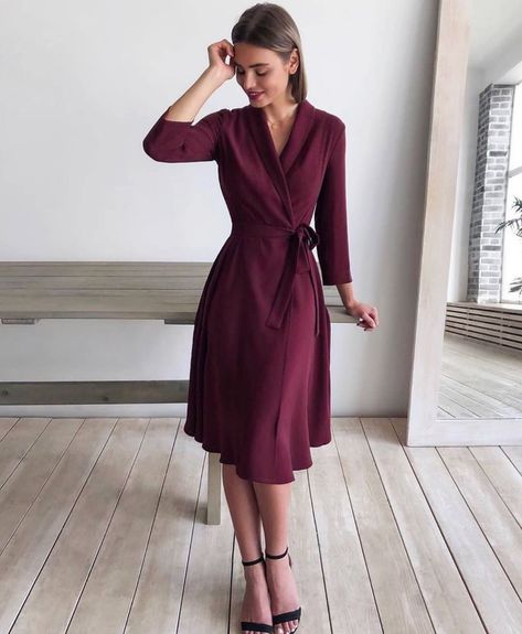 Pretty Dresses Casual, Elegant Outfit Classy, Elegant Dresses Classy, Classy Dress, Elegant Outfit, Modest Dresses, Modest Outfits, Purple Dress, Simple Dresses