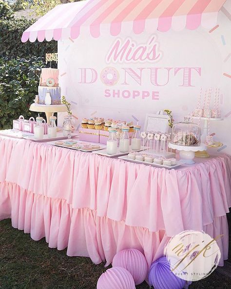 Donut Theme Party, Doughnut Party, Donut Themed Birthday Party, Donut Birthday Parties, Ice Cream Birthday Party, Dessert Party, 10th Birthday Parties, Donut Party, Dessert Tables