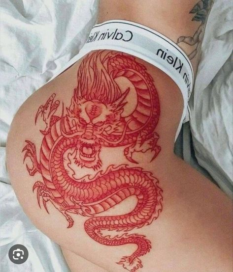 Dragon Tattoo Hip, Dragon Thigh Tattoo, Tato Naga, Hip Thigh Tattoos, Bauch Tattoos, Dragon Tattoo For Women, Hip Tattoos Women, Red Ink Tattoos, Pretty Tattoos For Women