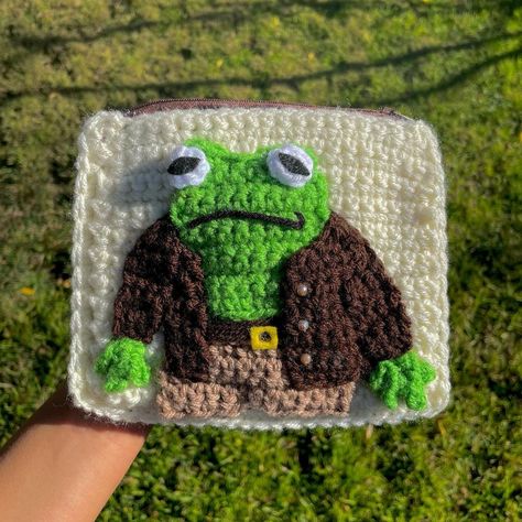 Crochet Cake, Crochet Frog, Crochet Pouch, Crochet Animals Free Patterns, February 3, Frog And Toad, Crochet Square, Crochet Granny, Toad