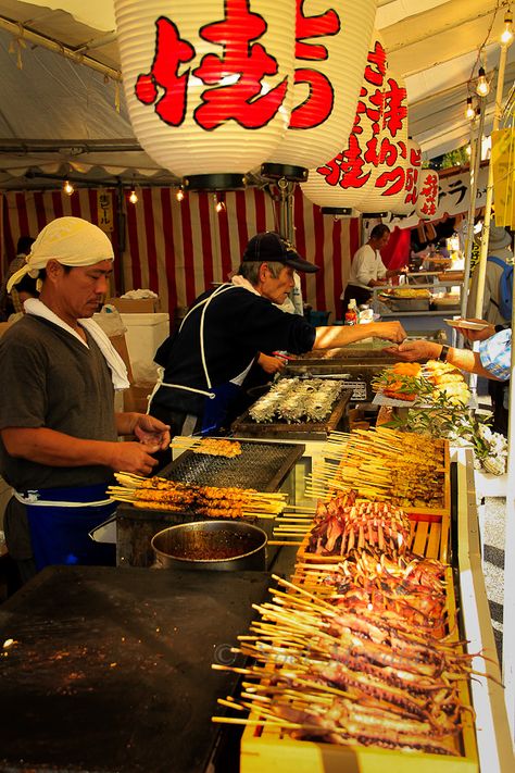 A massive list of markets around the world | Travel Writers’ Guide: 110 Street Markets Around the World | @jessie_voigts Yatai Japan Street Food, Yatai Japan, Japan Street Food, Japanese Street Food, Asian Street Food, Japan Street, Food Street, Street Foods, Travel Japan