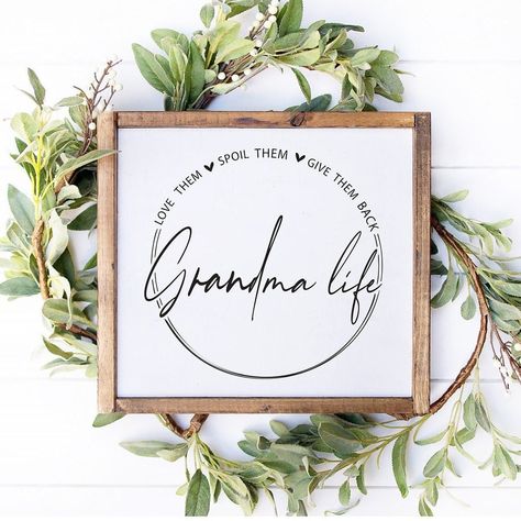 Grandma Wall Decor, Grandma Decor, Grandma Sign, Funny Kitchen Signs, Grandparents Day Gifts, Weathered Paint, Wooden Signs Diy, Signs Diy, Laser Ideas