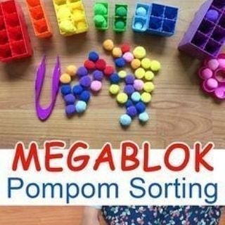 Loose parts Pom Pom Sorting, Color Sorting Activities, Preschool Fine Motor, Fine Motor Skills Activities, Motor Skills Activities, Daycare Activities, Toddler Snacks, Games For Toddlers, Sorting Activities