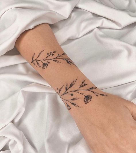 Arm Wrap Tattoo, Wrap Around Wrist Tattoos, Around Arm Tattoo, Wrap Around Tattoo, Wrap Tattoo, Tattoos Infinity, Flower Wrist Tattoos, Tattoos For Women Flowers, Flower Tattoo Arm