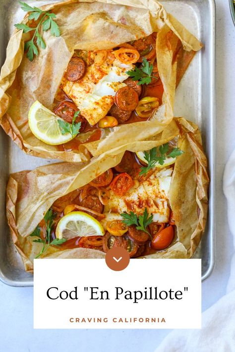 I love this method of cooking fish for a quick and easy dinner. Steaming fish in parchment paper or “en papillote” results in tender juicy fish. It’s so easy you can’t mess it up! Once you get the hang of this technique you can use it SO many different ways! Parchment Paper Dinners, Parchment Paper Fish, Baked Fish In Parchment Paper, Parchment Fish Packets, Fish Parchment Packets, Cod In Parchment Paper Recipe, Fish Cooked In Parchment Paper, Halibut In Parchment Paper, Fish In Parchment Paper Recipes