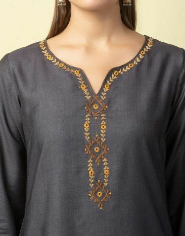 Embroidery Designs On Neck, Minimal Embroidery, Long Kurtas, Gharara Suits, Kurtas For Women, Lace Dress Design, Latest Kurti, Hand Embroidery Dress, Simple Kurti Designs