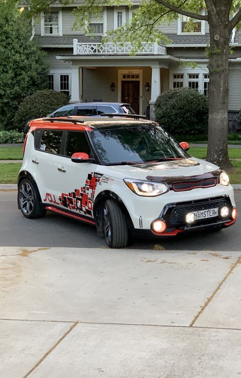 Kia Soul Custom, Kia Soul Interior, Red Kia Soul, Cute Kia Soul, Modified Kia Soul, Kia Soul 2015, Car Upgrades, Gratitude List, Civic Si