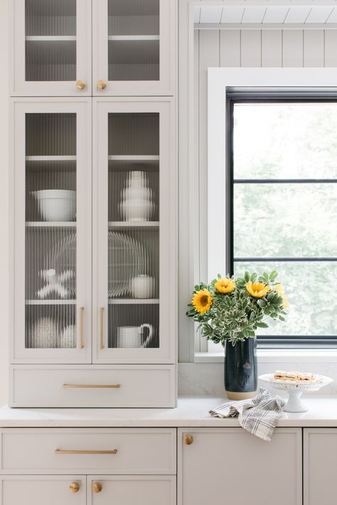 Fluted Glass Kitchen Cabinet with Fluted Glass new kitchen trends for 2022 Fluted Glass Fluted Glass Kitchen Cabinet with Fluted Glass new kitchen trends for 2022 Fluted Glass #FlutedGlass #Kitchen #Cabinet #Kitchencabinet #Glasscabinet #newkitchentrends #kitchentrends #2022 #2022kitchentrends Frosted Cabinet Glass, Traditional Kitchen Glass Cabinets, Glass Kitchen Doors Cabinets, White Fluted Cabinet, Wavy Kitchen Cabinets, Glass Door Cabinet Kitchen, Clear Glass Cabinets Kitchen, Ribbed Glass Cabinet Doors, Tall Glass Kitchen Cabinets