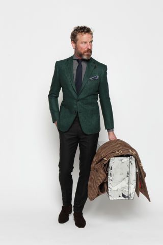 Beautifully rendered men's-wear with a classic slant, courtesy of the brothers Ovadia Men Work Outfits, Outfit Verde, Green Jacket Men, Formal Business Attire, Mens Fashion Blog, Hipster Mens Fashion, Green Suit, Green Blazer, Suit Style