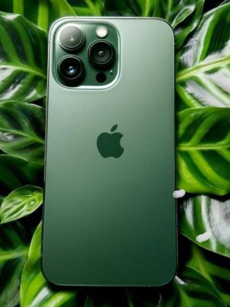 Iphone 13 Pro Alpine Green, Iphone 13 Pro Green, Cute Headphones, Free Iphone Giveaway, Alpine Green, Apple Technology, Iphone Obsession, App Layout, Notebook Pc