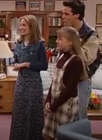 Dj Tanner Full House Outfits, Stephanie Tanner Outfits 90s Fashion, Dj Full House Outfits, Full House Outfits 90s, Dj Tanner Outfit 90s Fashion, Dj Tanner Outfit, Full House Fashion, Full House Outfits, Dj Full House