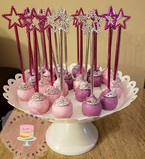 Cupcakes Princess, Princess Cake Pops, Princess Party Cake, Blue Velvet Cakes, Baked Dessert, Princess Birthday Party Decorations, Cake Pop Decorating, 5th Birthday Party Ideas, Princess Cupcakes