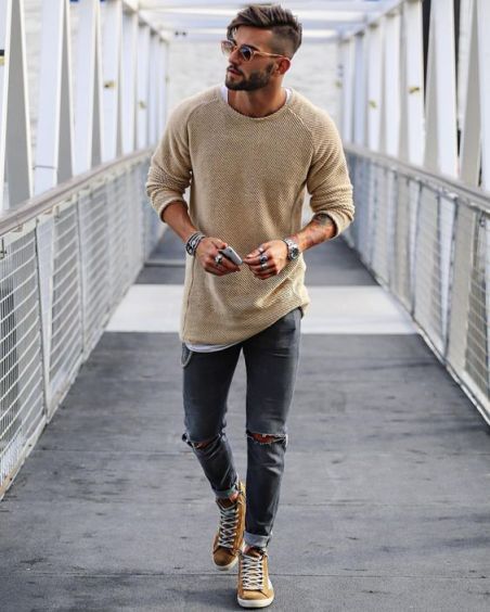 Style Guide For The College Guy: Upgrade Your Look - Society19 Eve Fashion, Herren Style, Pullover Mode, Mens Fashion Edgy, Mens Fashion Smart, Mens Fashion Blog, Mens Fashion Rugged, Hipster Mens Fashion, Mens Fashion Fall