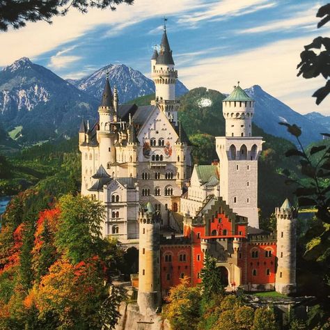 Neuschwanstein Castle...the castle that Walt Disney patterned Cinderella's castle after. Trip Photography, Nature Trip, Adventure Life, Old Castle, European Castles, Germany Castles, Neuschwanstein Castle, Life Nature, Chateau France